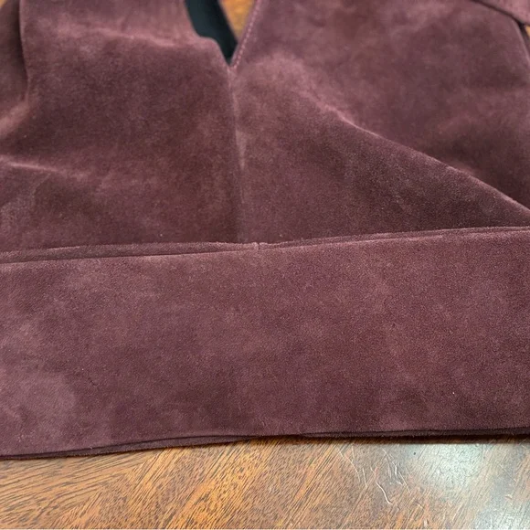 Anna Paola Chic Burgundy Suede Tote Bag - Picture 8 of 8